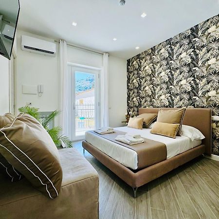 Yourhome - Santa Lucia Rooms Sorrento Dış mekan fotoğraf