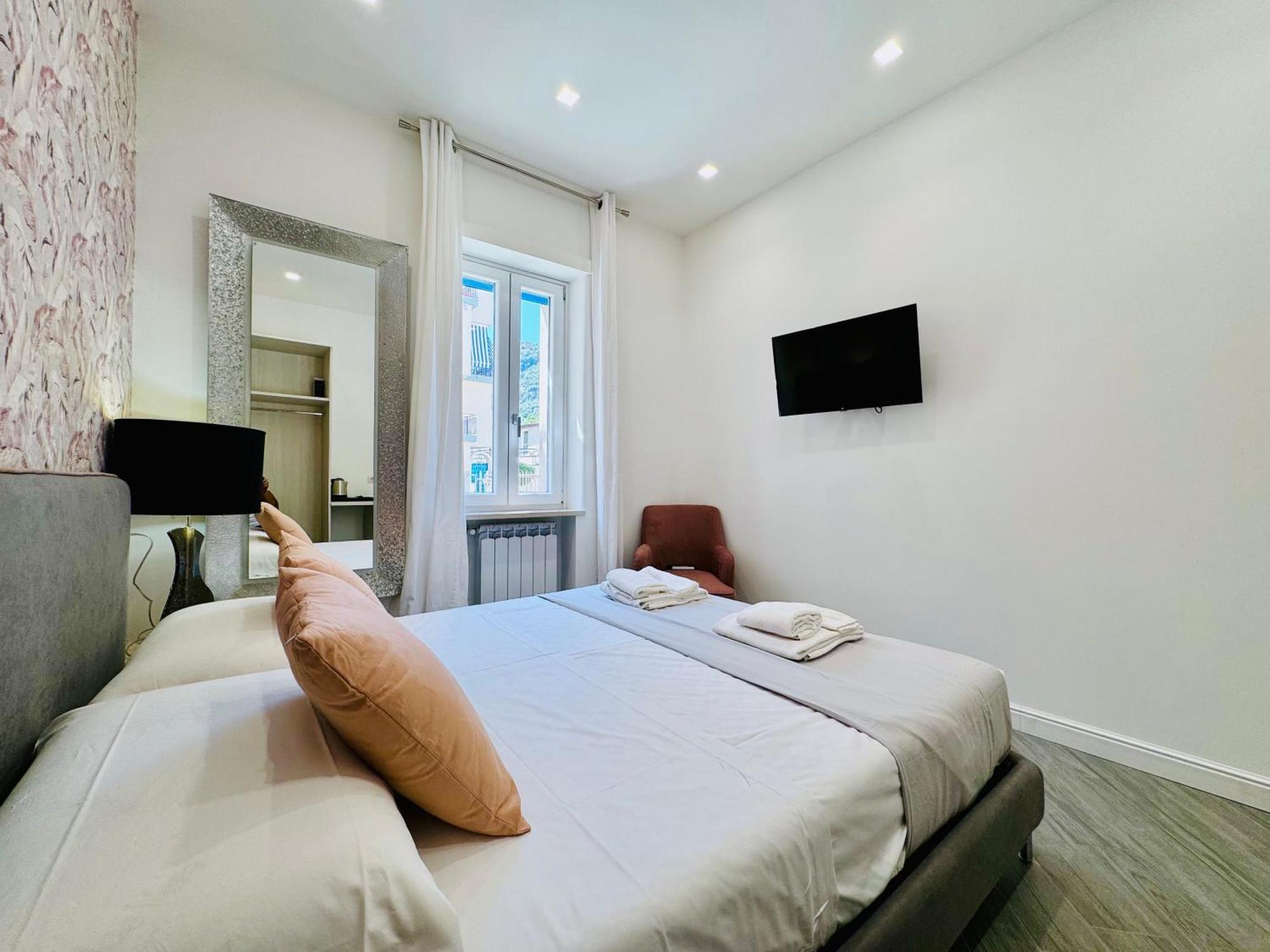 Yourhome - Santa Lucia Rooms Sorrento Dış mekan fotoğraf
