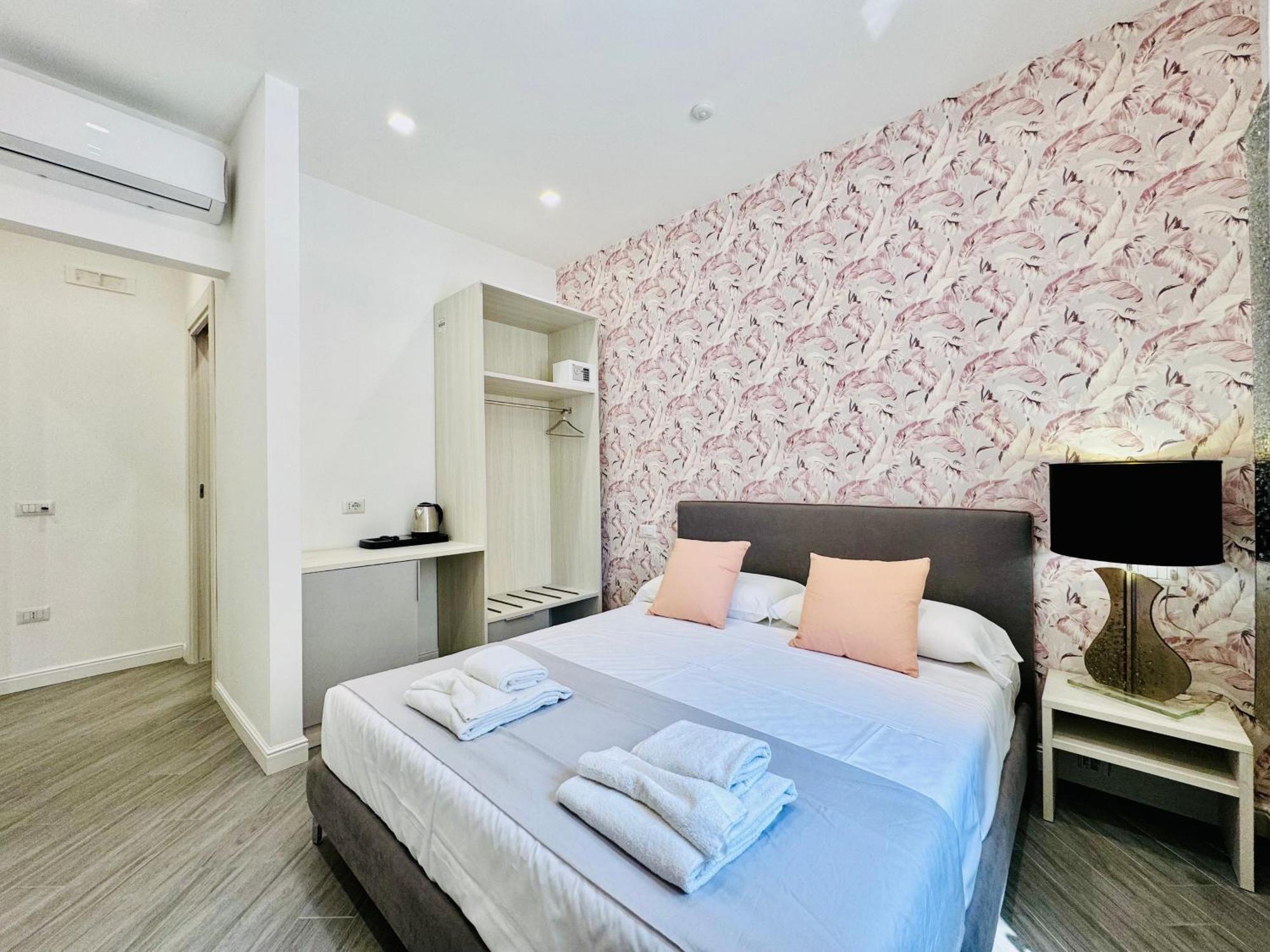 Yourhome - Santa Lucia Rooms Sorrento Dış mekan fotoğraf
